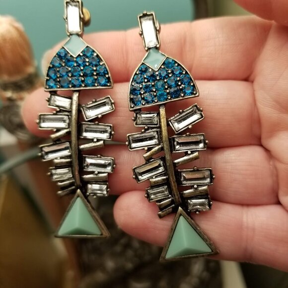 Blue Turquoise Fishbone Silver tone Rhinestone Pierced Earrings - Picture 10 of 11